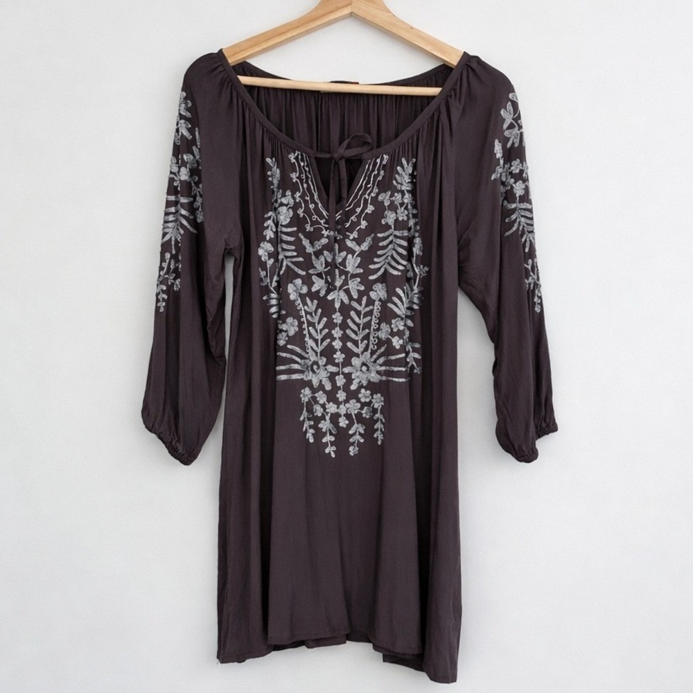 A&A Clothing Inc Boho Embroidered Gray Dress Medium 3/4 Sleeve boho artsy